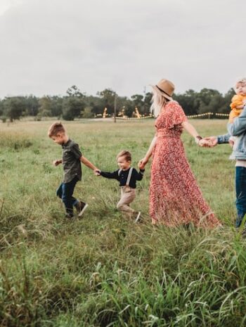 Relacje rodzinne i społeczne – jak pielęgnować bliskość po 40-tce