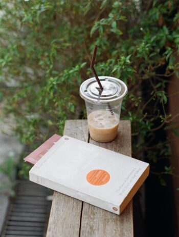 Dlaczego samotność po 40 roku życia staje się czasem atrakcyjna i jak wpływa na sposób budowania relacji